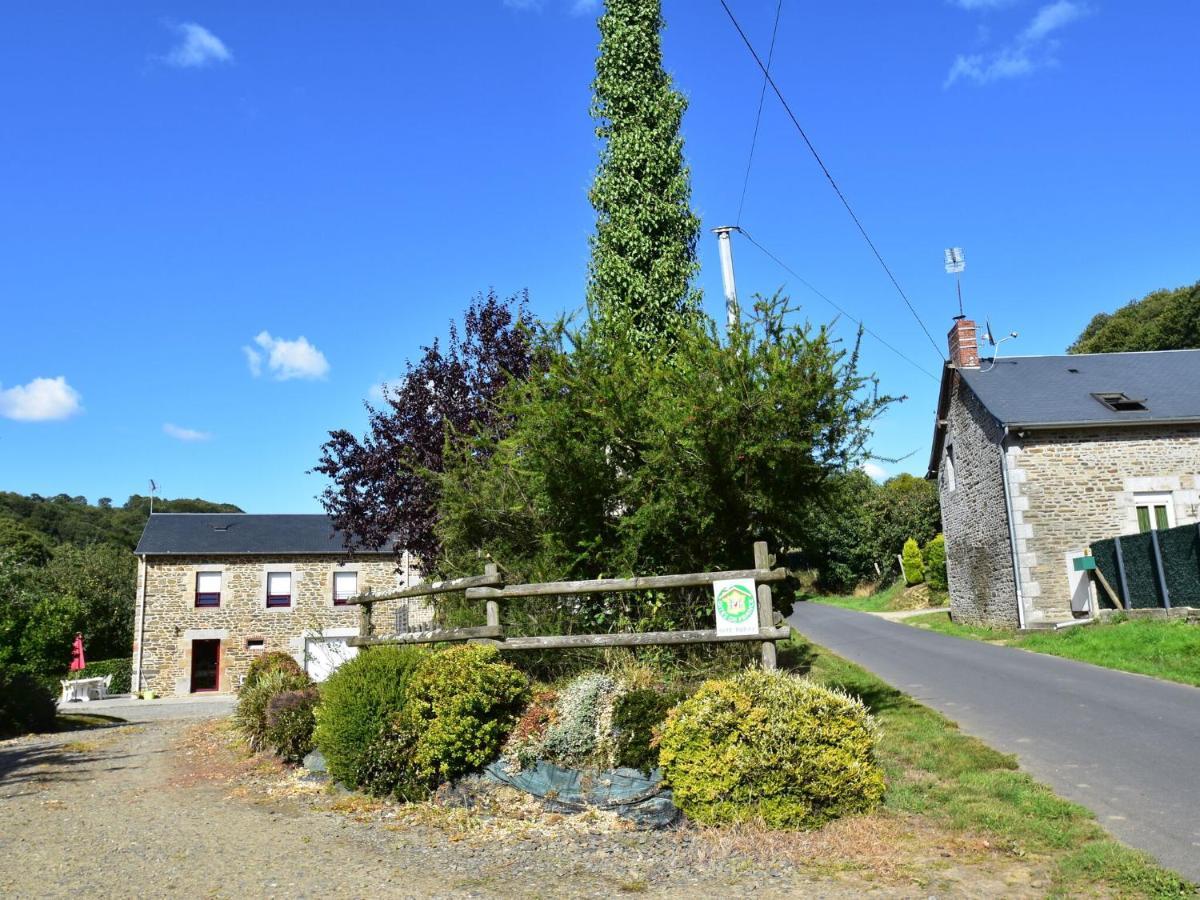 Cosy Chalet With Private Garden In Normandy Isigny-le-Buat Exteriér fotografie