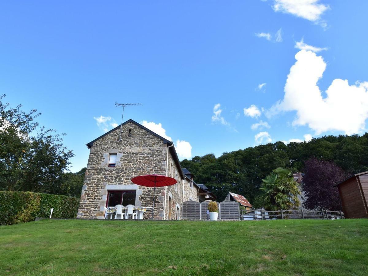 Cosy Chalet With Private Garden In Normandy Isigny-le-Buat Exteriér fotografie