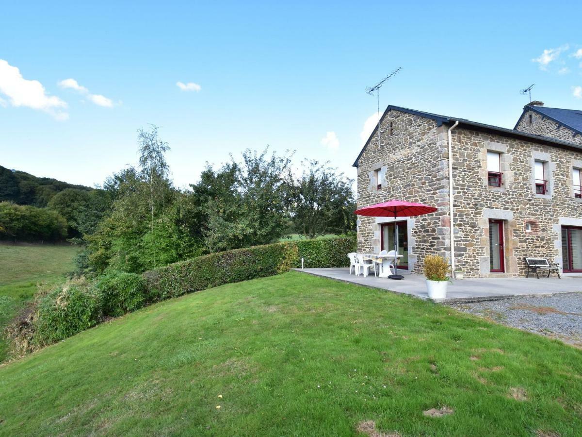 Cosy Chalet With Private Garden In Normandy Isigny-le-Buat Exteriér fotografie